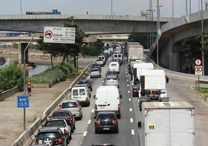 Prefeitura reduz restrições na Marginal Tietê