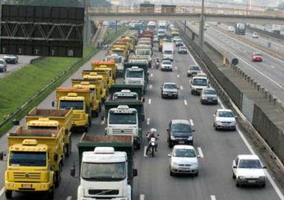 Nova carga horária de caminhoneiros deve aumentar contratações em 30%