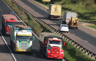 ANTT proíbe tráfego de caminhões de três ou mais eixos na BR-040 (RJ), em dias específicos