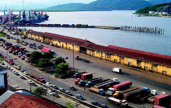 Protestos de caminhoneiros causam transtornos no Porto de Santos