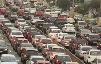 Greve de funcionários da CPTM causa trânsito recorde em São Paulo