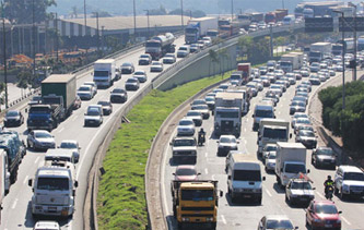 Trânsito em São Paulo está cada dia mais lento, diz estudo da CET