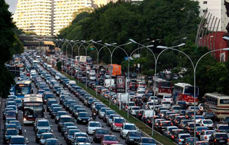 Carros são responsáveis por quase 80% do trânsito nos horários de pico em SP