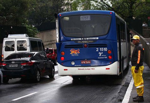 Com faixas de ônibus, lentidão de carros cresce 16% em São Paulo