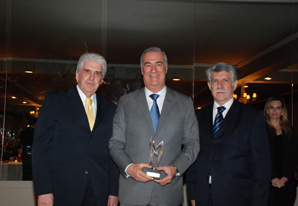 Presidente do SETCESP recebe troféu “Gente de Valor”, da ASSOCIQUIM/SINCOQUIM
