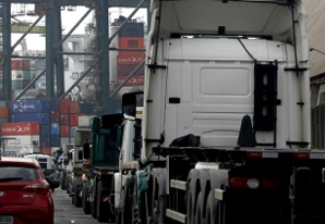 Guarujá e SEP negociam pátio para estacionamento de caminhões
