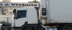 Três são detidos com caminhão roubado em Atibaia, SP