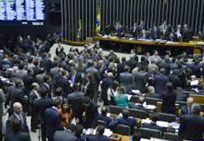 Congresso mantém veto a mudanças no fator previdenciário e à isenção de PIS/Cofins para o diesel