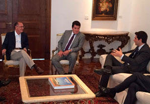 Presidente do SETCESP participa de encontro com o governador Geraldo Alckmin