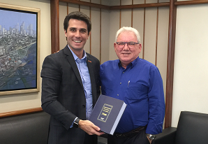 Presidente do SETCESP recebe especialista em logística