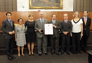 Manoel Sousa Lima Júnior é homenageado na Câmara Municipal