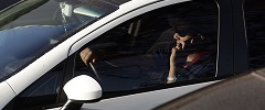 Maio Amarelo alerta motoristas para riscos do celular ao volante