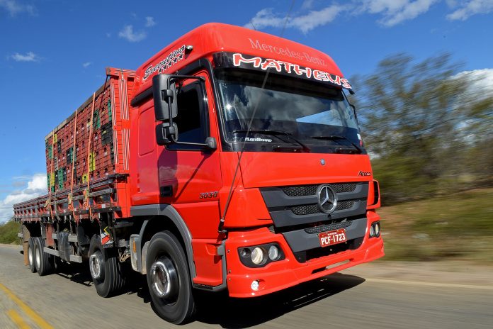 Mercedes-Benz dá a largada para o Circuito CEASA de testes de caminhão pelo Brasil