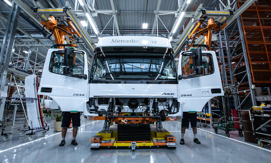 Pilares da Indústria 4.0 já são realidade na produção de cabinas na Mercedes-Benz