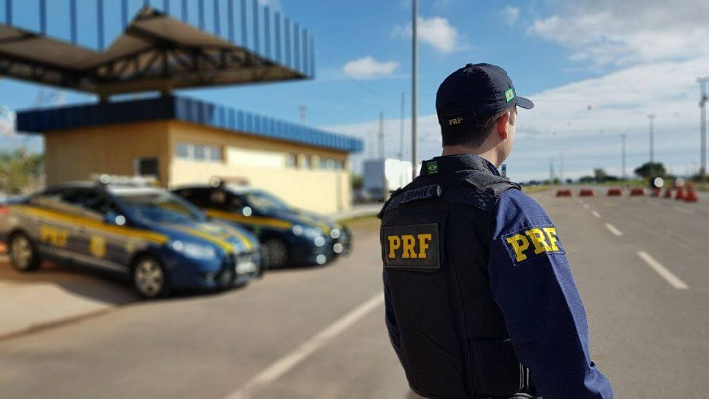 PRF prende dois em operação de combate ao roubo de carga