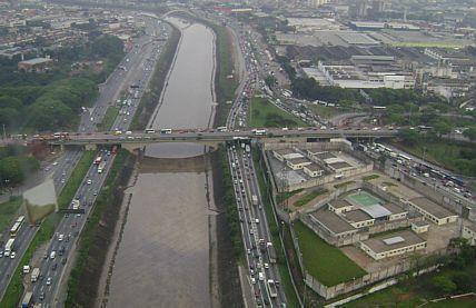 Por âseguranÃ§aâ, trÃ¡fego de caminhÃµes Ã© proibido em ponte na zona norte de SÃ£o Paulo