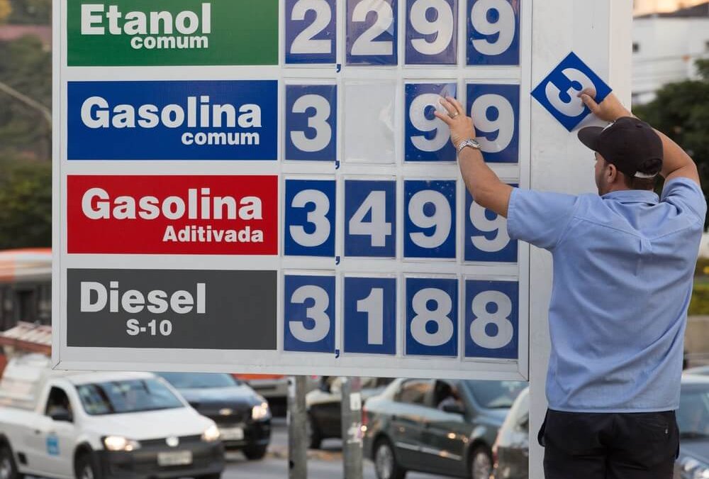 Preços dos combustíveis sobem nos postos na semana, diz ANP