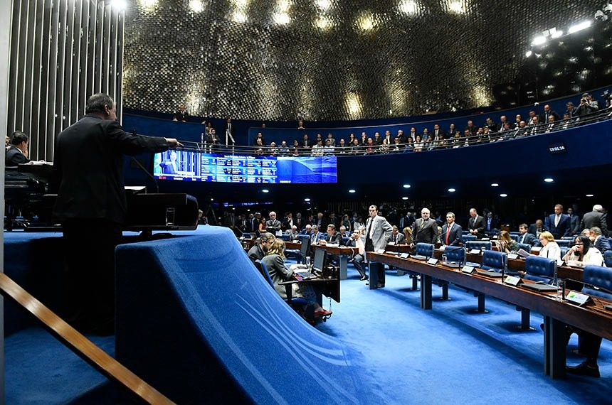 Senado aprova distribuição de recursos do leilão excedente do pré-sal