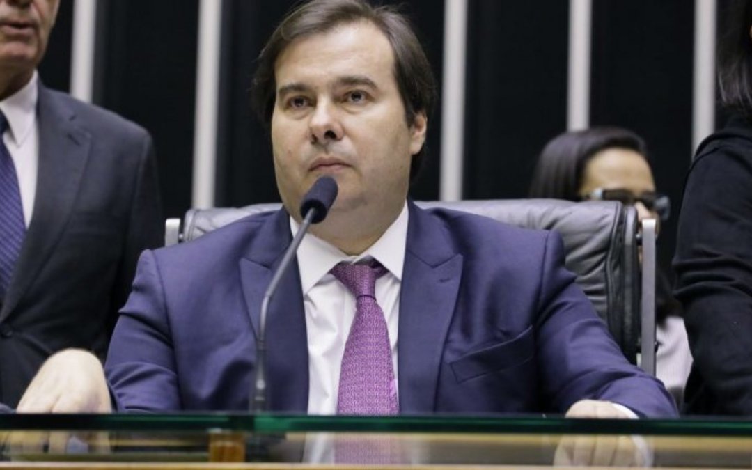 Rodrigo Maia defende reforma tributária para combater desigualdade