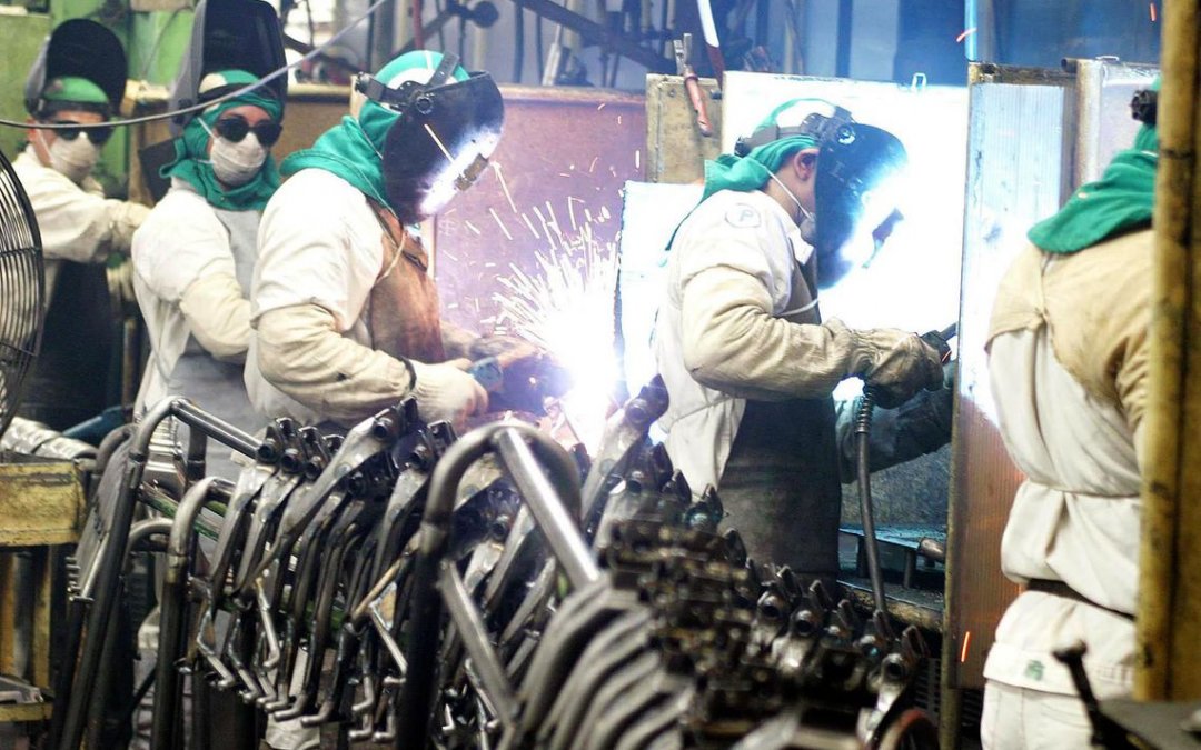 Produção industrial recua 1,2% de outubro para novembro