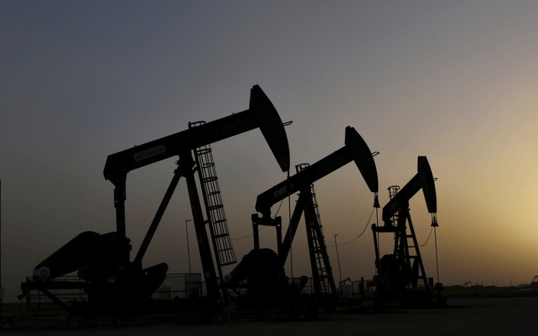 Preço do petróleo despenca mais de 20% e barril vai a US$ 35