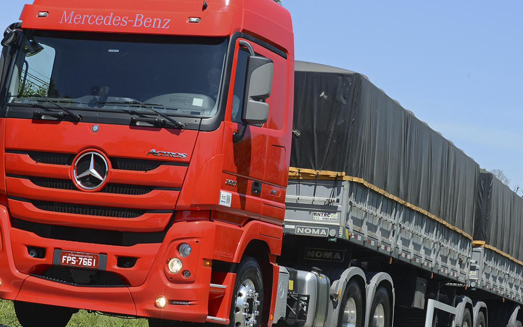 Mercedes-Benz reduz em 50% o valor das três primeiras parcelas para caminhões