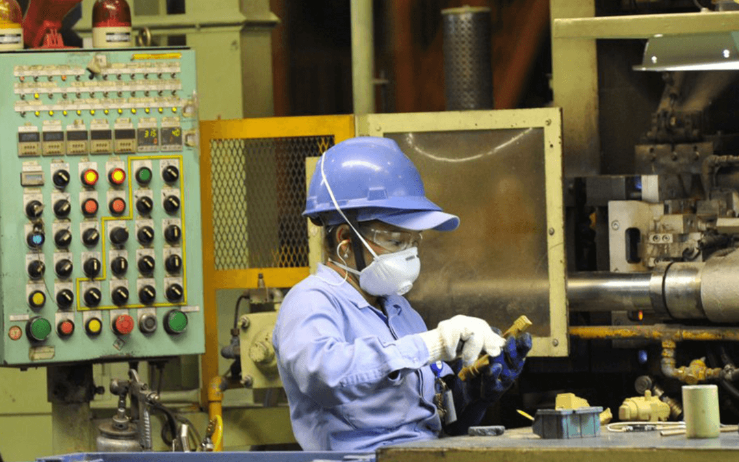 Confiança no setor industrial cresce em agosto, diz CNI