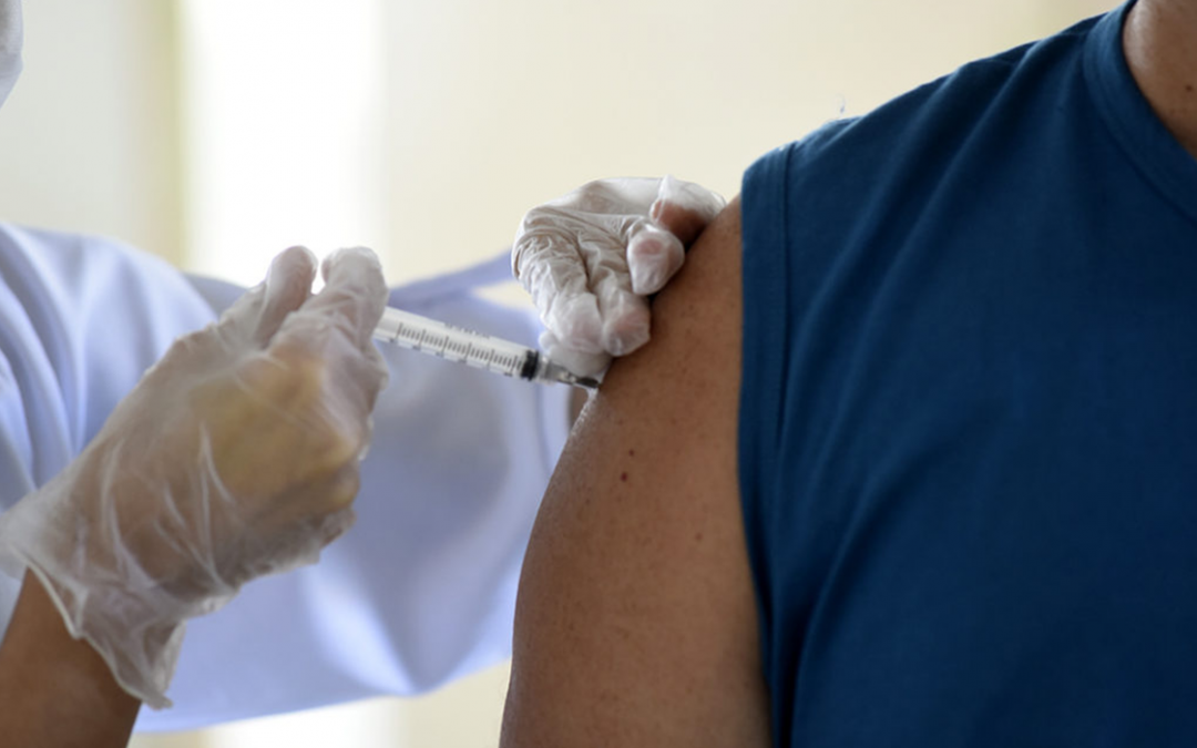 Mais de 400 mil trabalhadores do transporte já foram vacinados contra a covid-19 no Brasil