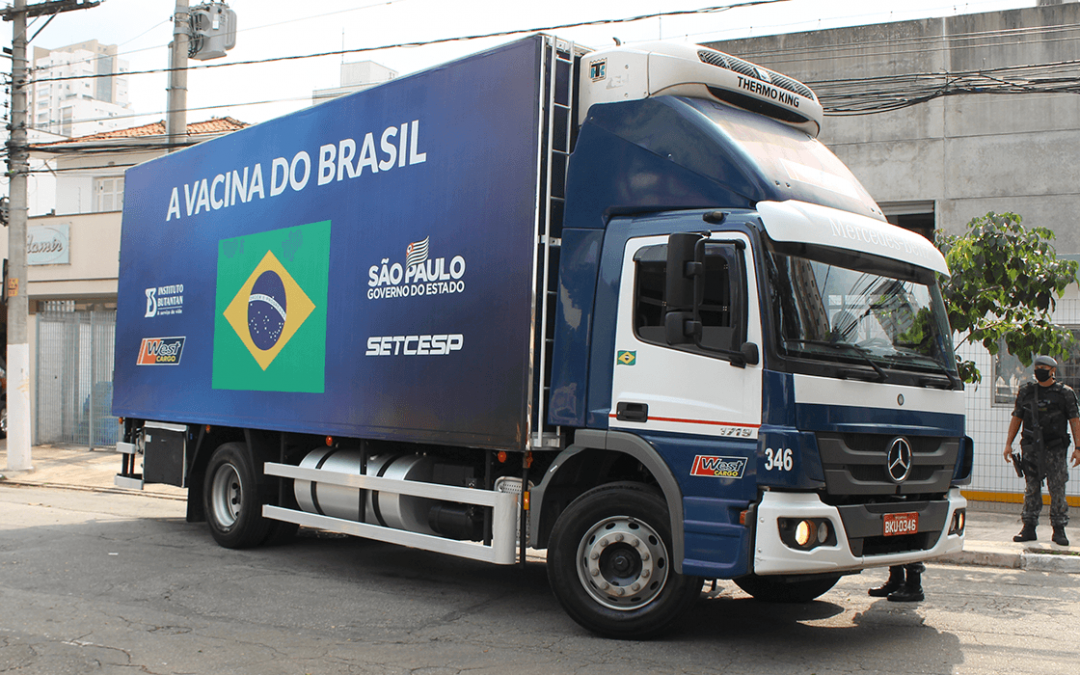 Vacinas são transportadas para Guarulhos e Campinas