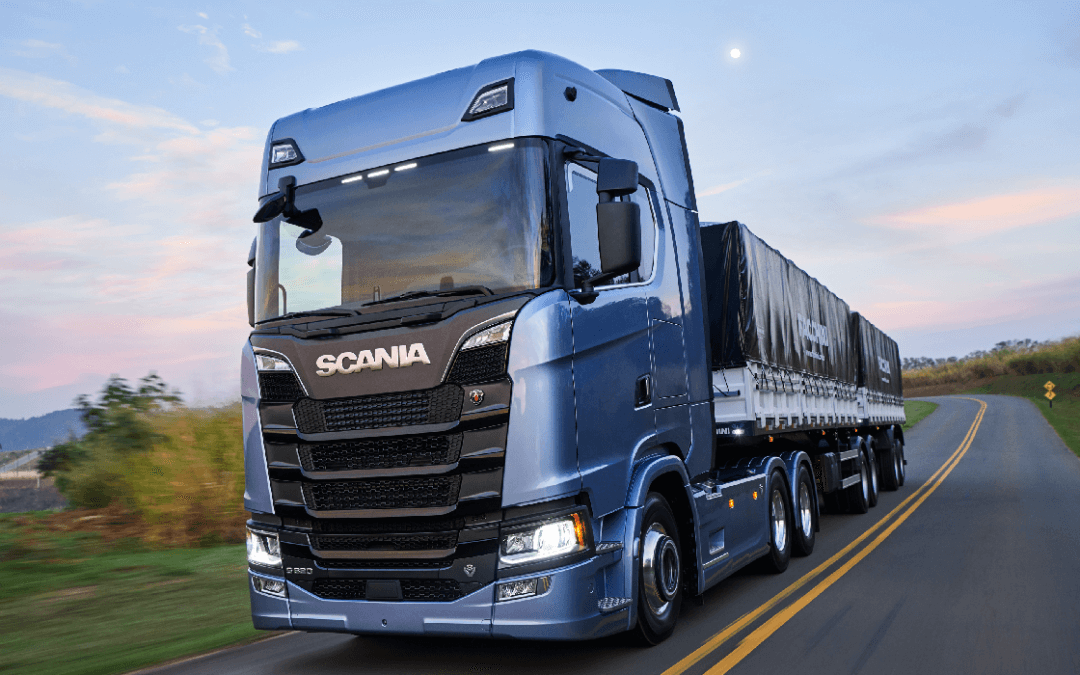 Vídeo: Caminhão que comemora os 65 anos da Scania no Brasil tem