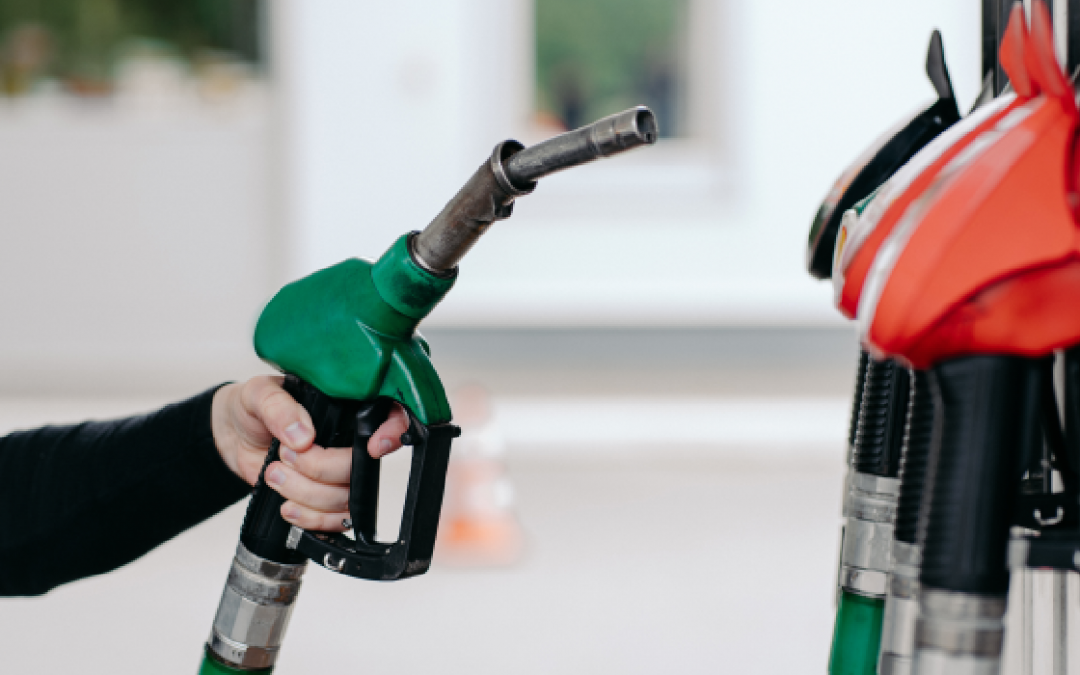 IGP-DI cai 0,55% em agosto, refletindo queda no preço dos combustíveis, diz FGV