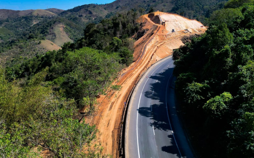 CCR RioSP faz nova detonação de rochas na Serra das Araras