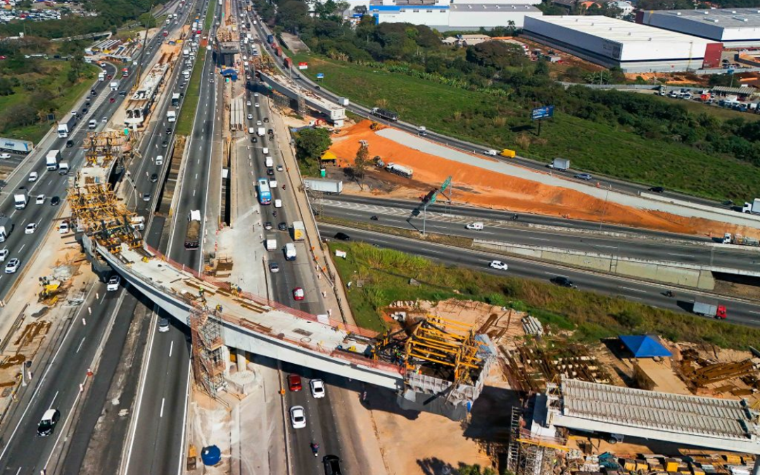 CCR RioSP faz lançamento de vigas do novo viaduto de interligação da Via Dutra à Fernão Dias