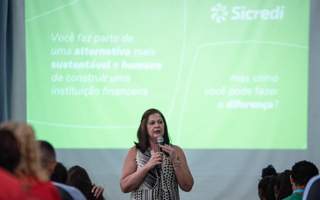 Sicredi Vale do Piquiri Abcd PR/SP promove educação financeira para equipes da Copinha Feminina Sicredi 2024