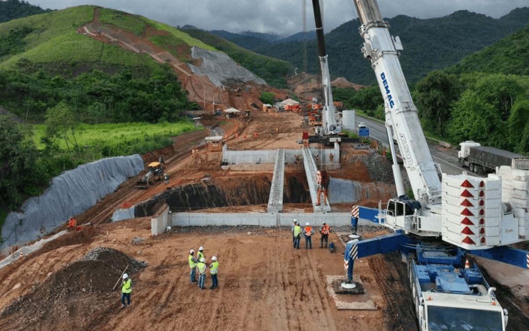 Obra na Serra das Araras avança com construção de viaduto e previsão de 200 desmontes de rochas neste ano