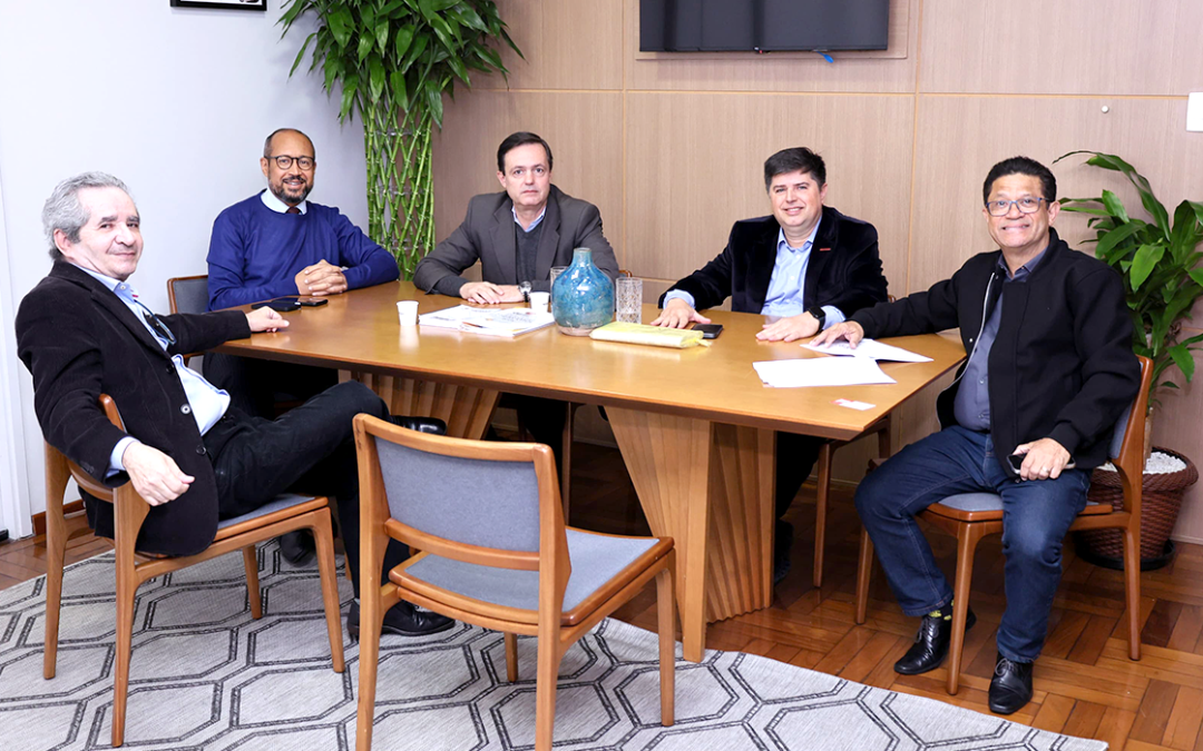 Presidente do SETCESP visita o gabinete do vereador Isac Félix