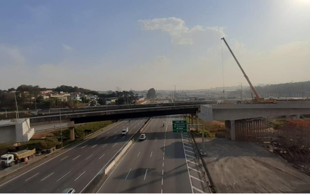Interdição na Via Dutra para obras do Rodoanel Norte em Arujá (SP)
