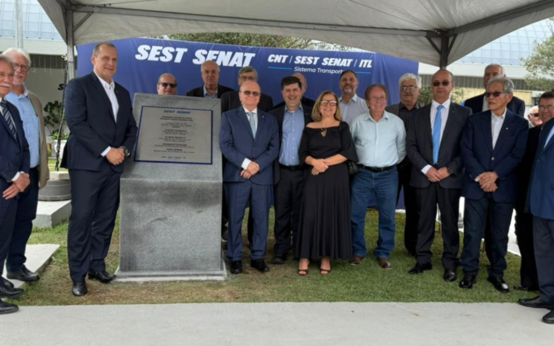 Empresário Roberto Mira recebe homenagem e tem nome eternizado em unidade do SEST SENAT em São Paulo