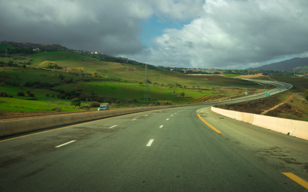 Infraestrutura de transporte tem orçamento ampliado em 2026, mas execução segue como desafio, aponta boletim econômico da CNT