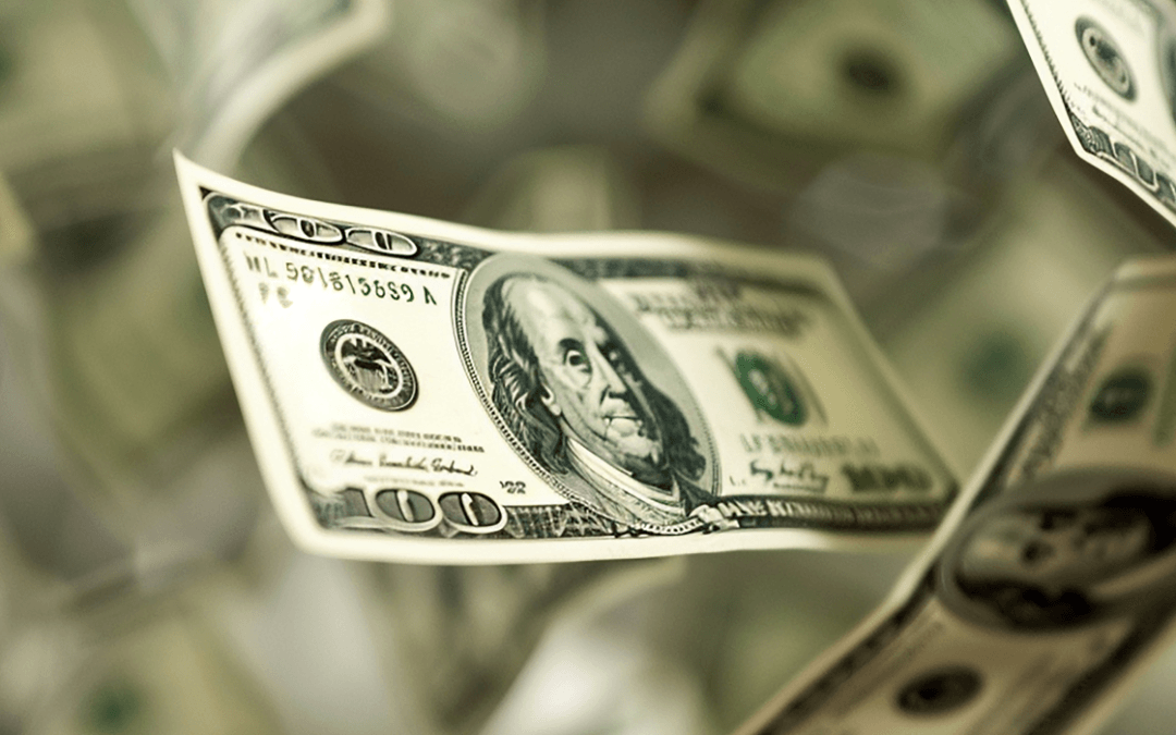 Dólar abaixo de R$ 5 é possível, mas cenário segue incerto, dizem analistas