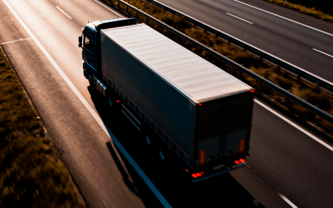 Debatedores apontam problemas regulatórios e de infraestrutura no transporte de cargas