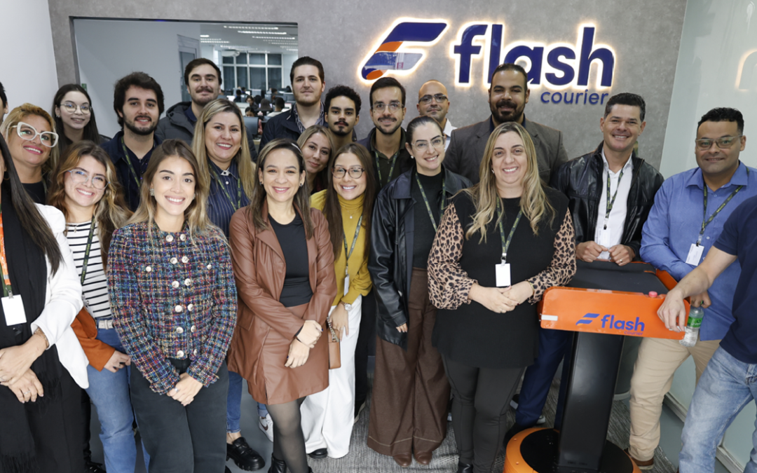 COMJOVEM SP realiza visita técnica a Flash Courier