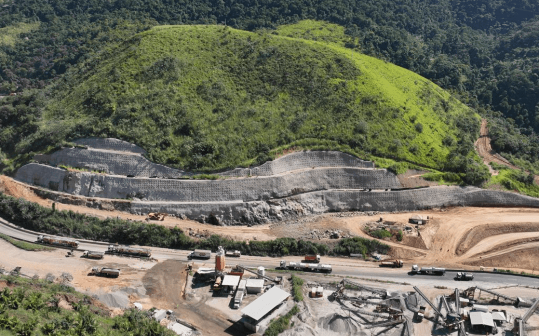 Desmontes de rochas na Serra das Araras acontecem nos dias 7, 8, 9 e 11 de julho
