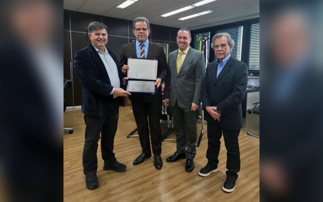SETCESP e FETCESP homenageiam presidente do TRT-2 durante visita institucional